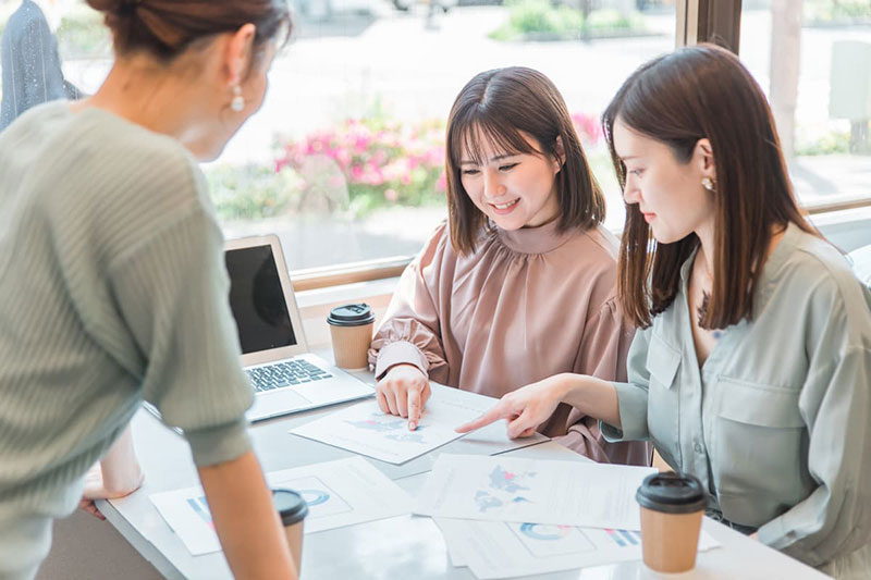 Female-employees-having-a-meeting.jpg