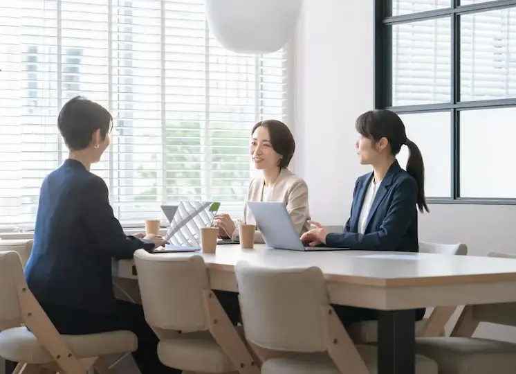 強い組織は共通言語で動く！ビジネスの言葉の統⼀が組織⼒を⾼める理由